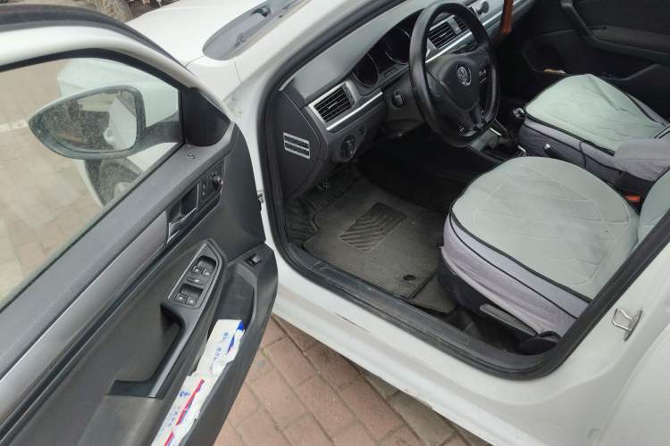 Used Volkswagen Bora 2016 1.6L Manual Fashion Edition Driver Seat