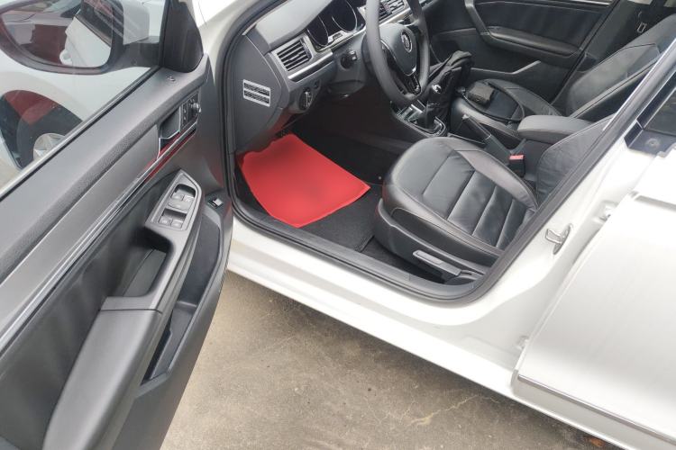 Used Volkswagen Bora 2016 230TSI Manual Comfort Version Driver Seat