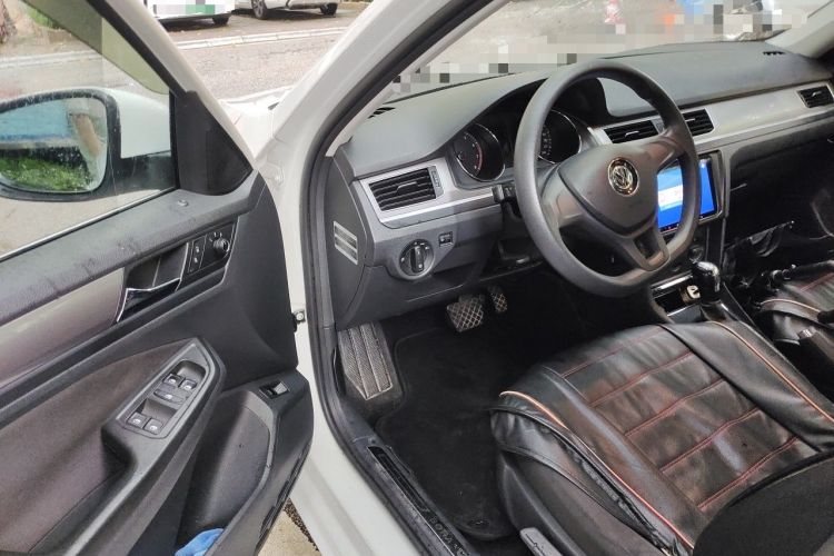Used Volkswagen Bora 2016 1.6L Automatic Fashion Model Driver Seat