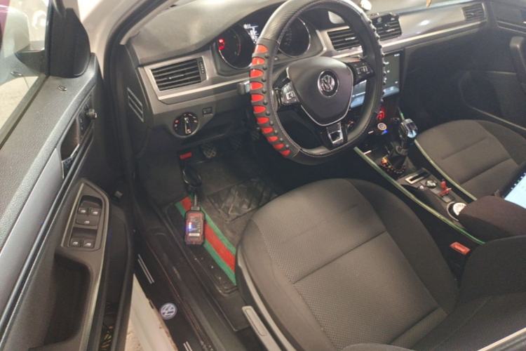 Used Volkswagen Bora 2016 1.6L Manual Fashion Edition Driver Seat