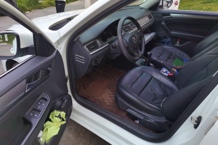 Used Volkswagen Bora 2016 1.6L Manual Fashion Edition Driver Seat