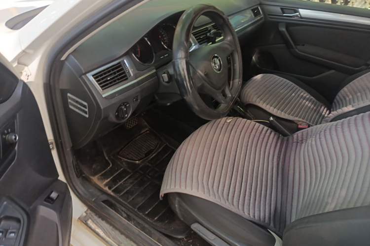 Used Volkswagen Bora 2016 1.6L Automatic Fashion Model Driver Seat