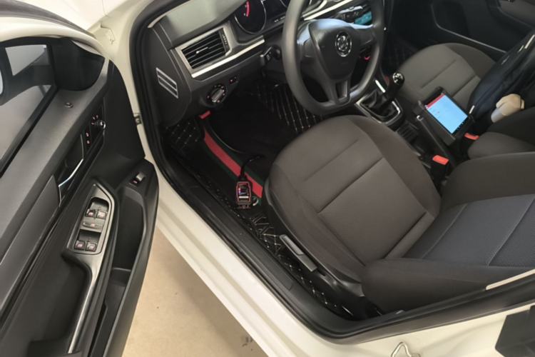 Used Volkswagen Bora 2016 1.6L Manual Fashion Edition Driver Seat