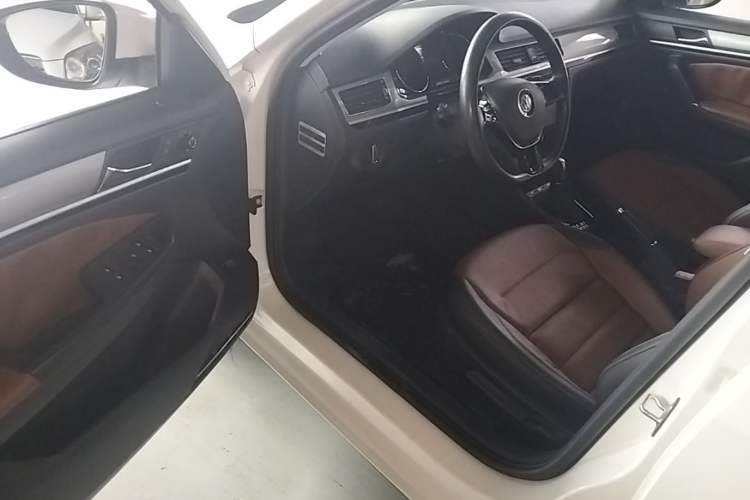 Used Volkswagen Bora 2016 1.6L Automatic Comfort Model Driver Seat