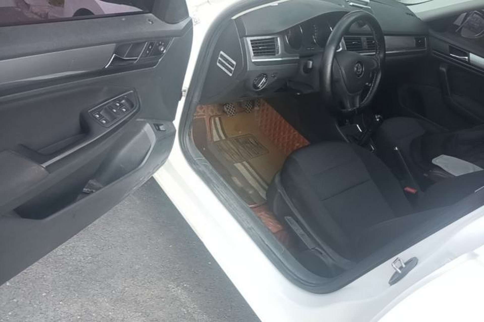 Used Volkswagen Bora 2016 1.6L Manual Fashion Edition Driver Seat