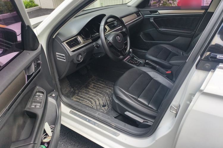 Used Volkswagen Bora 2016 230TSI DSG 25th Anniversary Edition Driver Seat