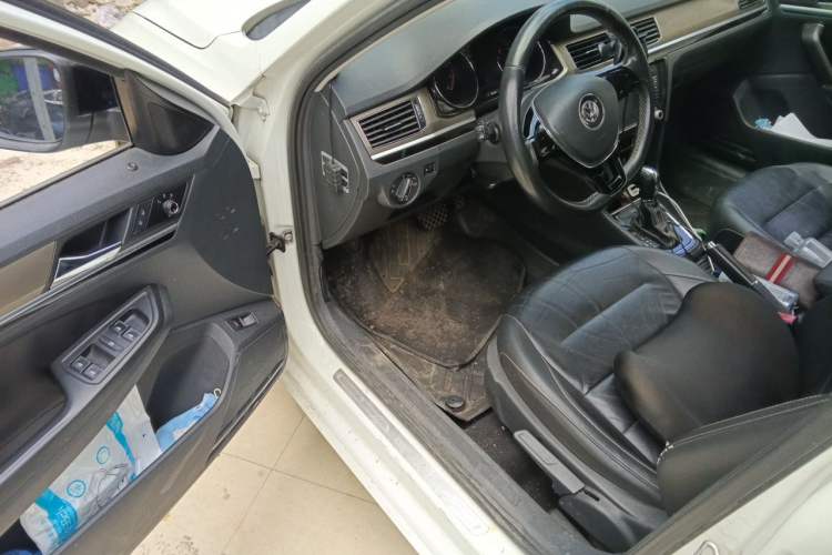 Used Volkswagen Bora 2016 230TSI DSG 25th Anniversary Edition Driver Seat
