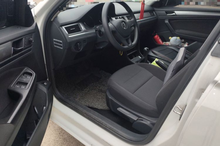 Used Volkswagen Bora 2016 1.6L Manual Fashion Edition Driver Seat