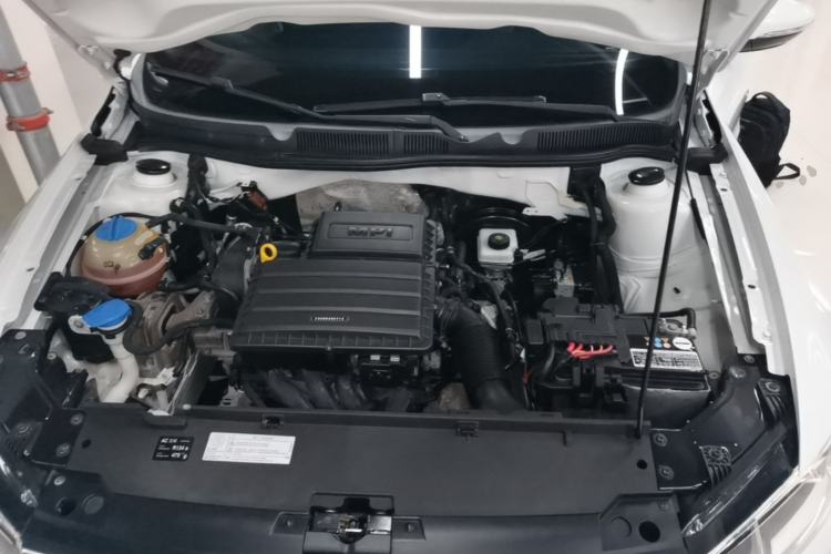 Used Volkswagen Bora 2016 1.6L Automatic Fashion Model Engine Bay