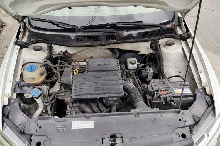 Used Volkswagen Bora 2016 1.6L Automatic Fashion Model Engine Bay