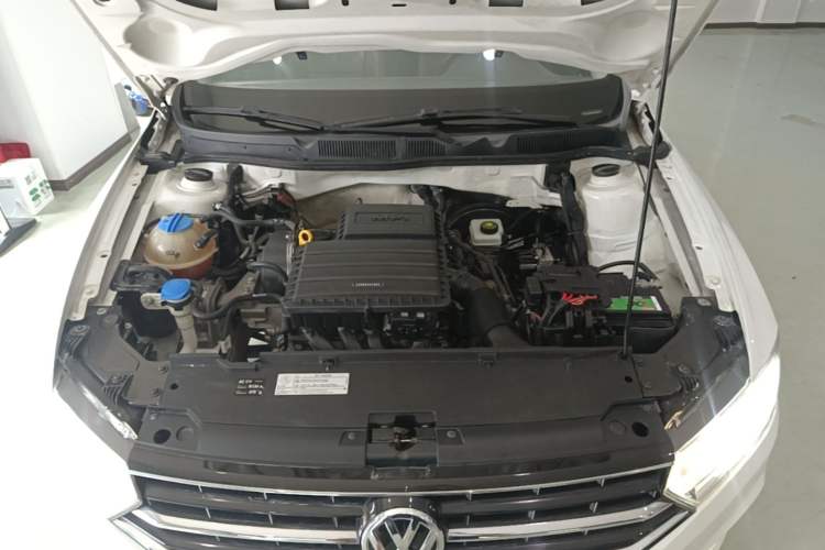Used Volkswagen Bora 2016 1.6L Automatic Comfort Model Engine Bay
