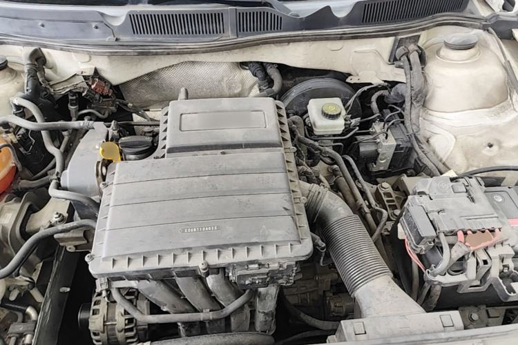 Used Volkswagen Bora 2016 1.6L Automatic Fashion Model Engine Bay