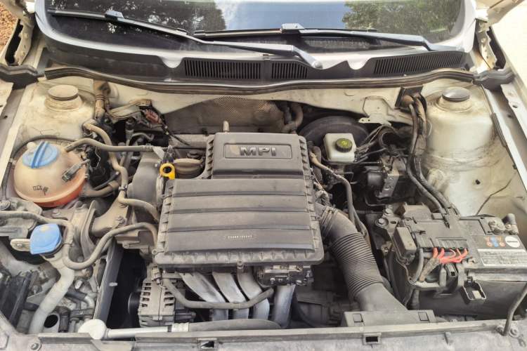Used Volkswagen Bora 2016 1.6L Manual Fashion Edition Engine Bay