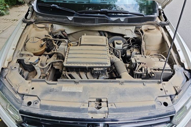 Used Volkswagen Bora 2016 1.6L Manual Comfort Model Engine Bay