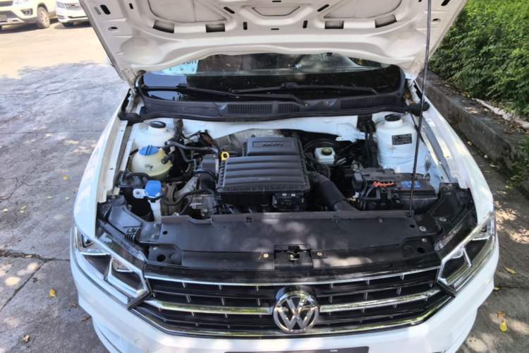 Used Volkswagen Bora 2016 1.6L Manual Comfort Model Engine Bay