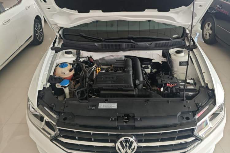 Used Volkswagen Bora 2016 230TSI DSG 25th Anniversary Edition Engine Bay
