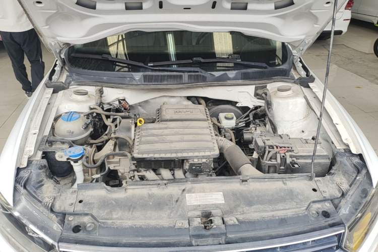 Used Volkswagen Bora 2016 1.6L Manual Comfort Model Engine Bay