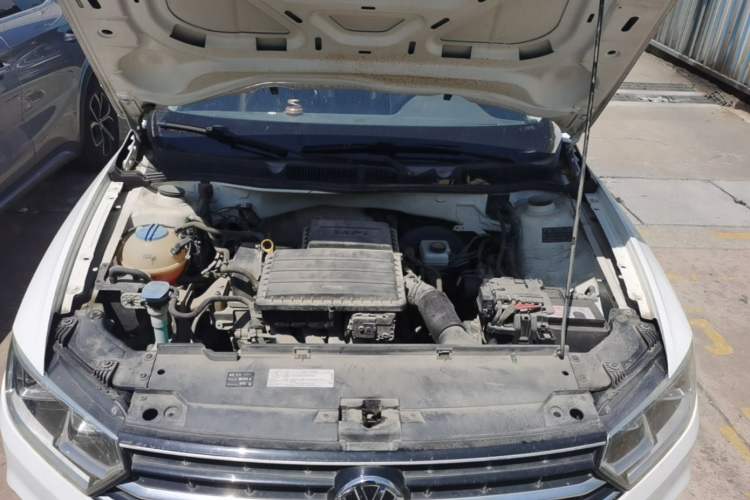 Used Volkswagen Bora 2016 1.6L Manual Comfort Model Engine Bay