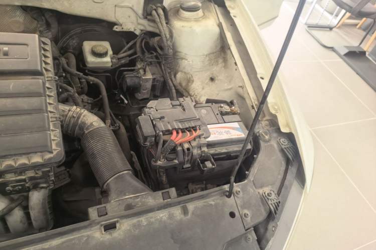 Used Volkswagen Bora 2016 1.6L Manual Comfort Model Engine Bay Left