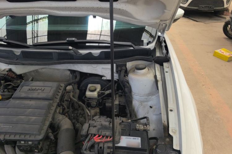 Used Volkswagen Bora 2016 1.6L Automatic Fashion Model Engine Bay Left