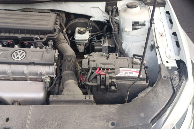 Used Volkswagen Bora 2016 1.6L Manual Fashion Edition Engine Bay Left