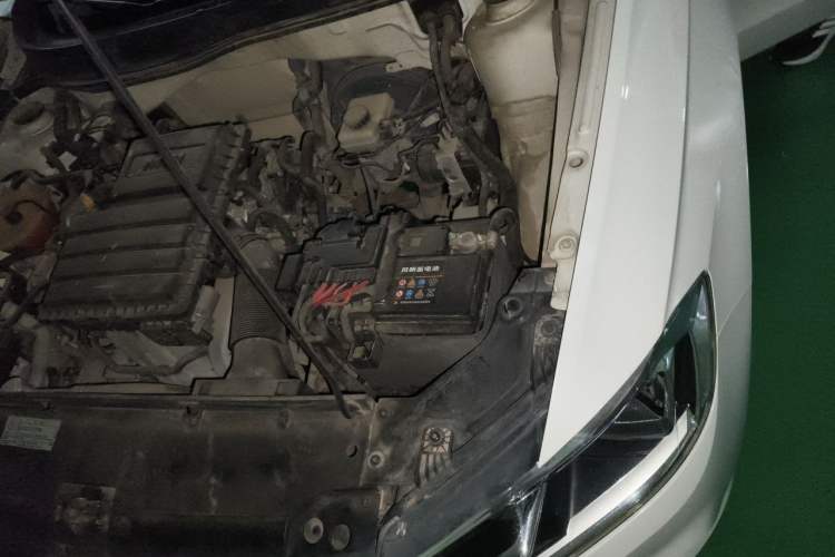 Used Volkswagen Bora 2016 1.6L Manual Fashion Edition Engine Bay Left