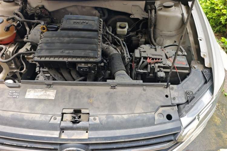 Used Volkswagen Bora 2016 1.6L Automatic Fashion Model Engine Bay Left