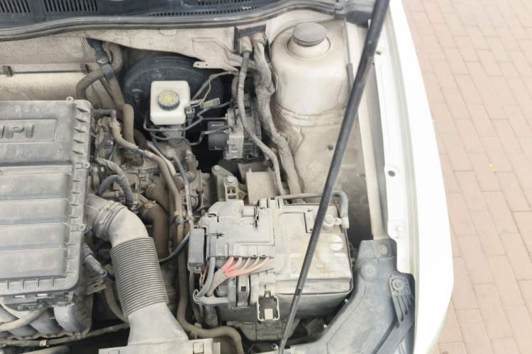 Used Volkswagen Bora 2016 1.6L Automatic Fashion Model Engine Bay Left