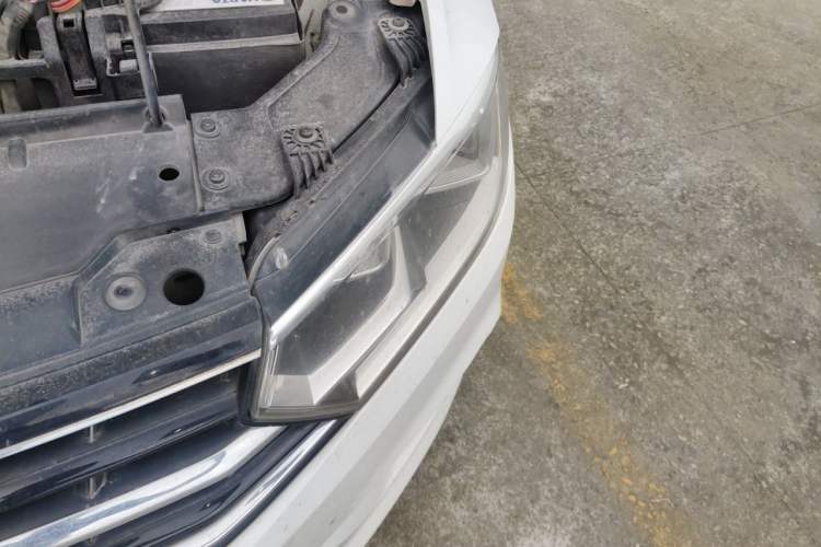Used Volkswagen Bora 2016 1.6L Manual Comfort Model Engine Bay Left