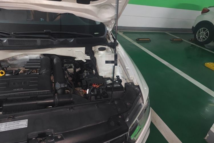 Used Volkswagen Bora 2016 230TSI DSG 25th Anniversary Edition Engine Bay Left