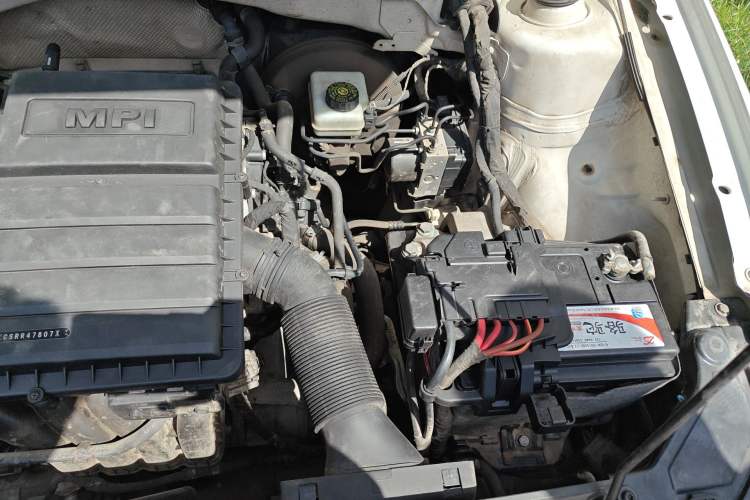 Used Volkswagen Bora 2016 1.6L Manual Comfort Model Engine Bay Left