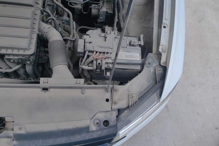Used Volkswagen Bora 2016 1.6L Manual Fashion Edition Engine Bay Left