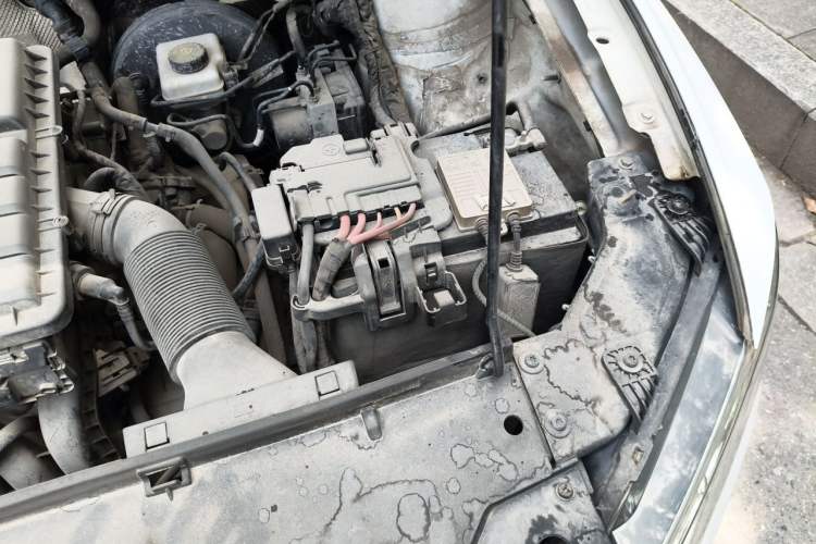 Used Volkswagen Bora 2016 1.6L Automatic Fashion Model Engine Bay Left
