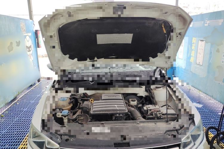 Used Volkswagen Bora 2016 1.6L Automatic Fashion Model Engine Bay