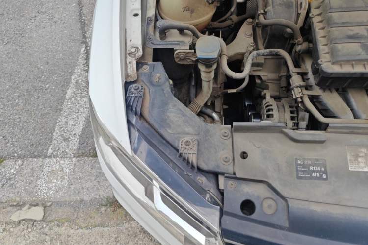 Used Volkswagen Bora 2016 1.6L Manual Fashion Edition Engine Bay Right