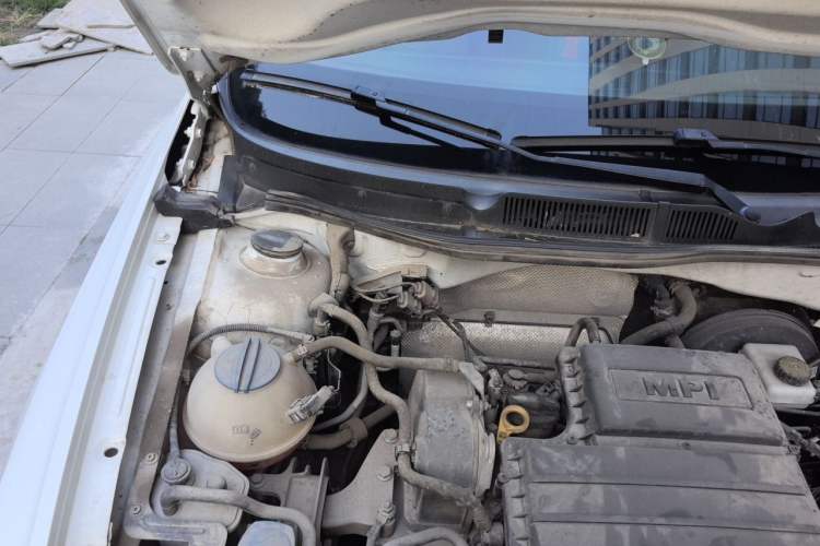 Used Volkswagen Bora 2016 1.6L Automatic Fashion Model Engine Bay Right