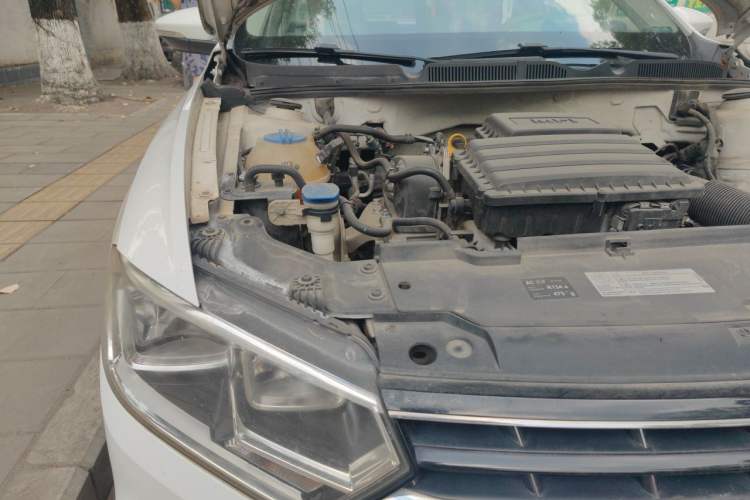 Used Volkswagen Bora 2016 1.6L Manual Comfort Model Engine Bay Right