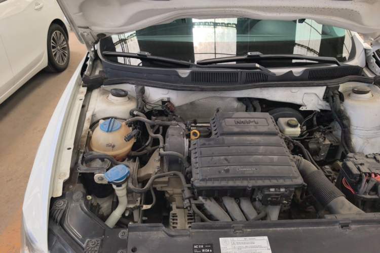 Used Volkswagen Bora 2016 1.6L Automatic Fashion Model Engine Bay Right