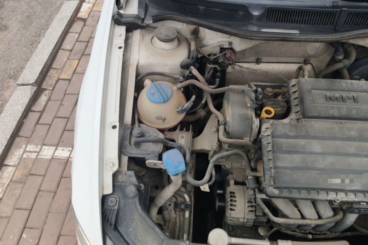 Used Volkswagen Bora 2016 1.6L Automatic Fashion Model Engine Bay Right