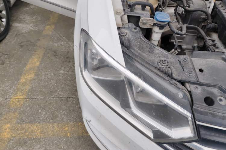 Used Volkswagen Bora 2016 1.6L Manual Comfort Model Engine Bay Right