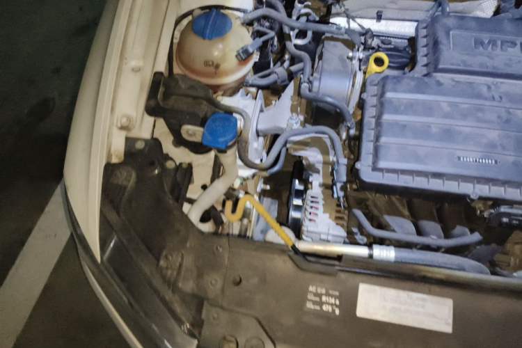 Used Volkswagen Bora 2016 1.6L Automatic Fashion Model Engine Bay Right