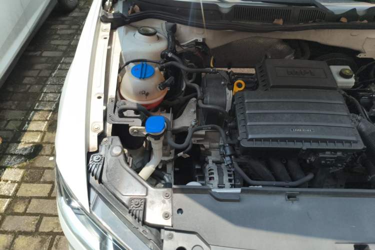 Used Volkswagen Bora 2016 1.6L Automatic Fashion Model Engine Bay Right