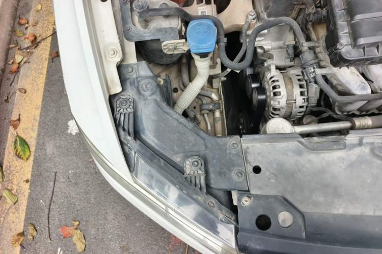 Used Volkswagen Bora 2016 1.6L Automatic Fashion Model Engine Bay Right
