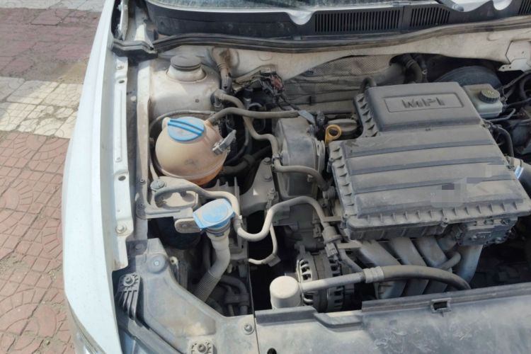 Used Volkswagen Bora 2016 1.6L Manual Fashion Edition Engine Bay Right