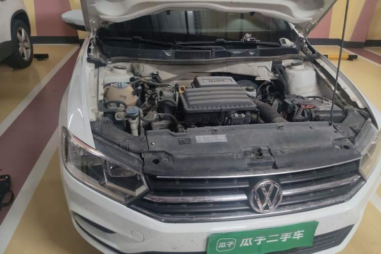 Used Volkswagen Bora 2016 1.6L Automatic Fashion Model Engine Bay Right