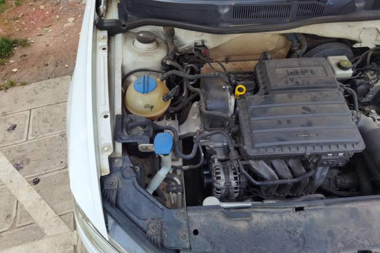 Used Volkswagen Bora 2016 1.6L Manual Fashion Edition Engine Bay Right