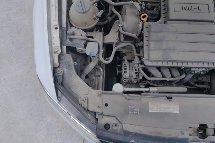 Used Volkswagen Bora 2016 1.6L Manual Fashion Edition Engine Bay Right