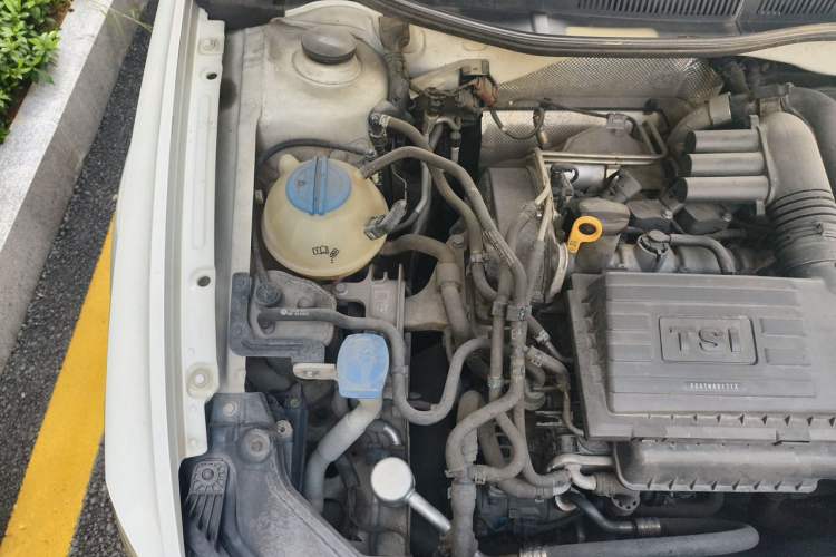 Used Volkswagen Bora 2016 230TSI DSG 25th Anniversary Edition Engine Bay Right