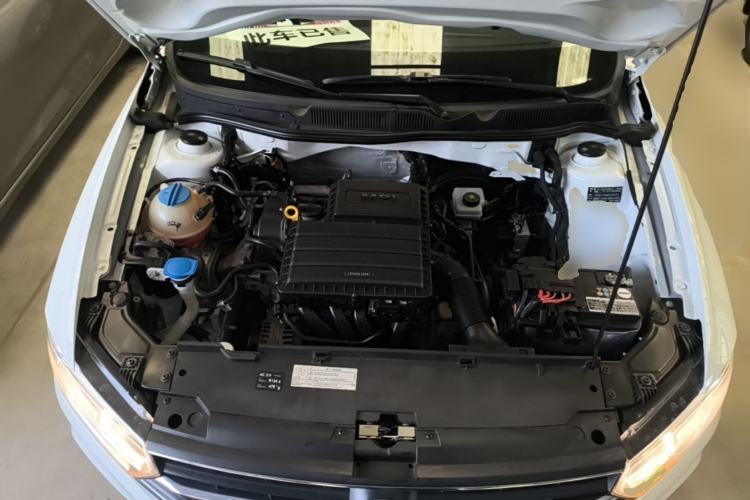 Used Volkswagen Bora 2016 1.6L Manual Fashion Edition Engine Bay