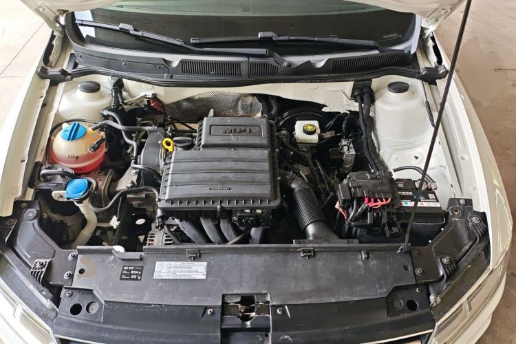 Used Volkswagen Bora 2016 1.6L Automatic Fashion Model Engine Bay